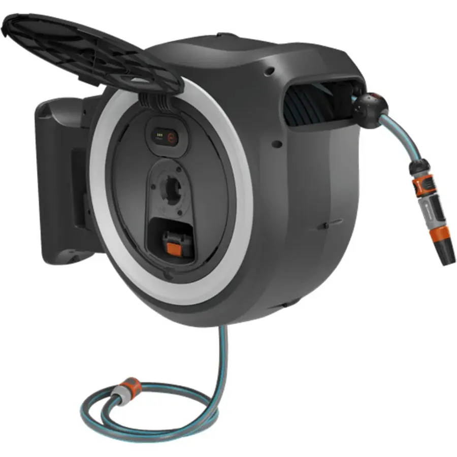 Gardena Akku-Wand-Schlauchbox PowerRoll XL, platzsparend und automatisch aufrollend, ideal für große Gärten, wetterfest und langlebig.
