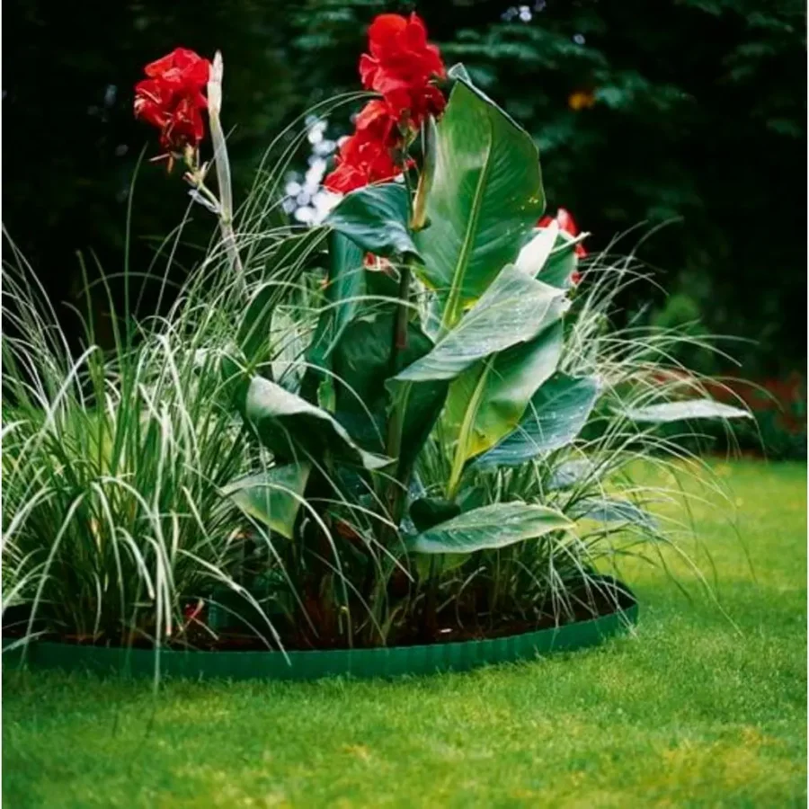 Gardena Beeteinfassung grün, 20 cm hoch, 9 m lang, ideal für perfekte Gartenabgrenzungen und einfaches Pflanzenmanagement.