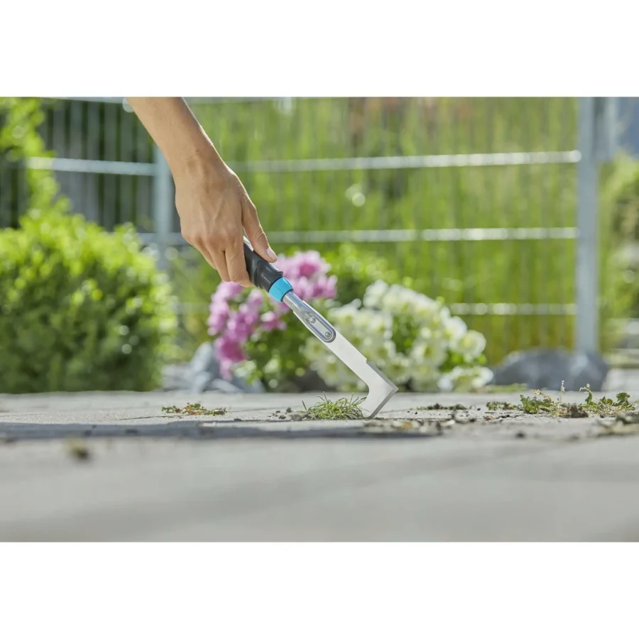 Gardena EcoLine Fugenkratzer, robust und umweltfreundlich, ideal zur effektiven Unkrautentfernung in Fugen und Ritzen.