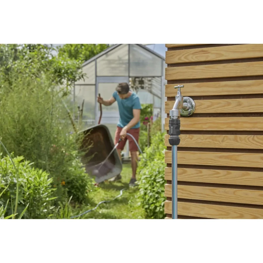 Gardena EcoLine Grundausstattung 19 für nachhaltige Gartenpflege, inklusive langlebigen Handwerkzeugen aus recyceltem Material.