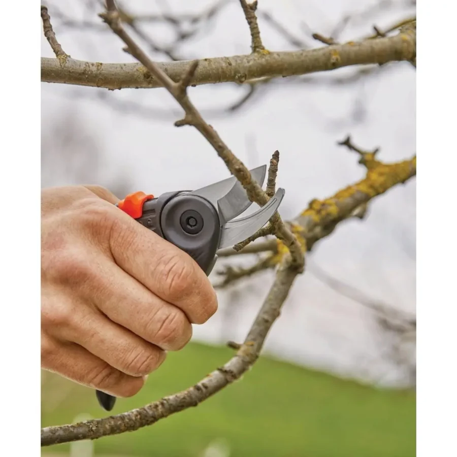 Gardena Gartenschere ExpertCut 2, ergonomischer Griff, präzise Schneidleistung, ideal für präzises Beschneiden von Pflanzen.