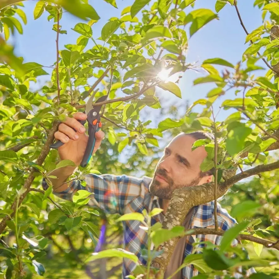 Gardena Gartenschere PremiumCut Pro Flex 4, ergonomisches Design, ideal für präzise Schnitte und müheloses Schneiden von Pflanzen.