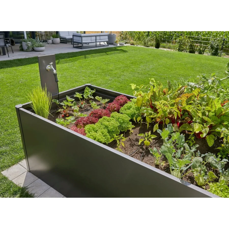 Gardena Micro-Drip-System für effiziente Tropfbewässerung im Hochbeet, ideal für 35 Pflanzen, inklusive hochwertiger Schläuche und Sprühdüsen.