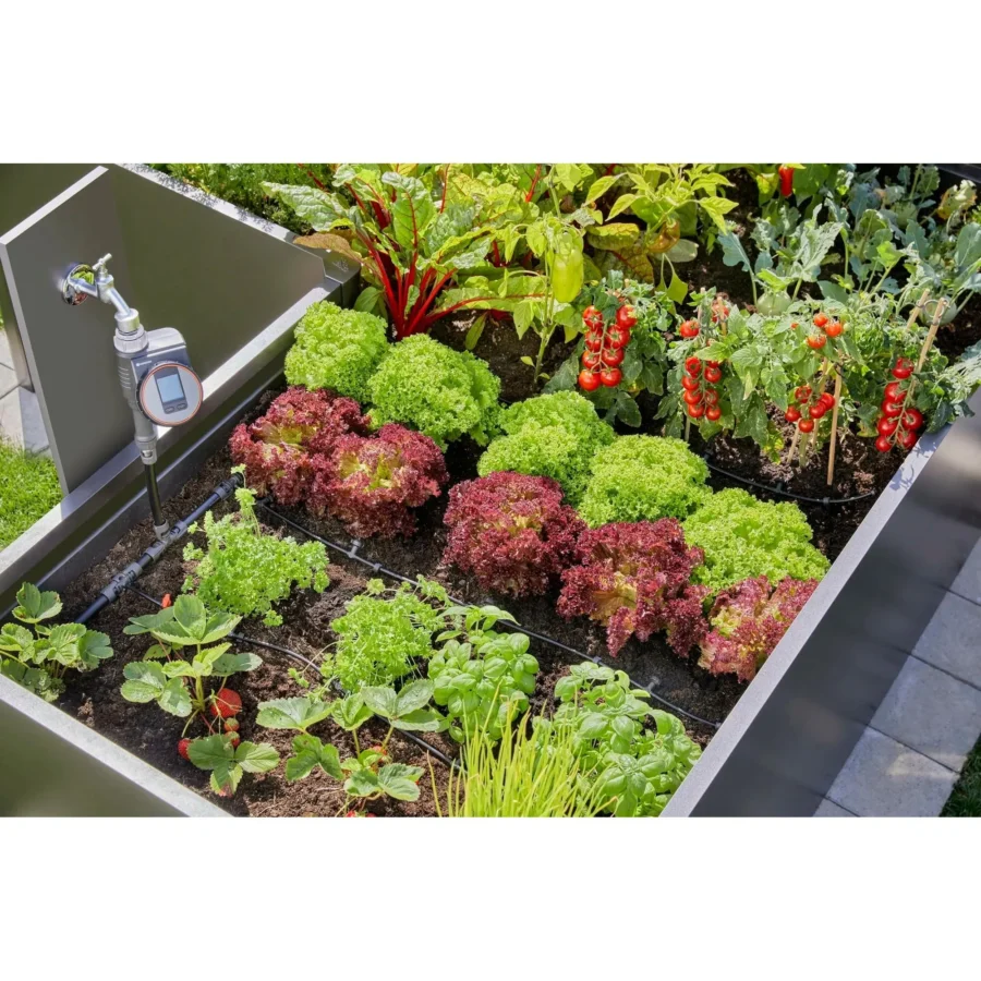Gardena Micro-Drip-System für effiziente Tropfbewässerung, ideal für Hochbeete mit bis zu 35 Pflanzen, inklusive Zubehör für optimale Pflanzenpflege.
