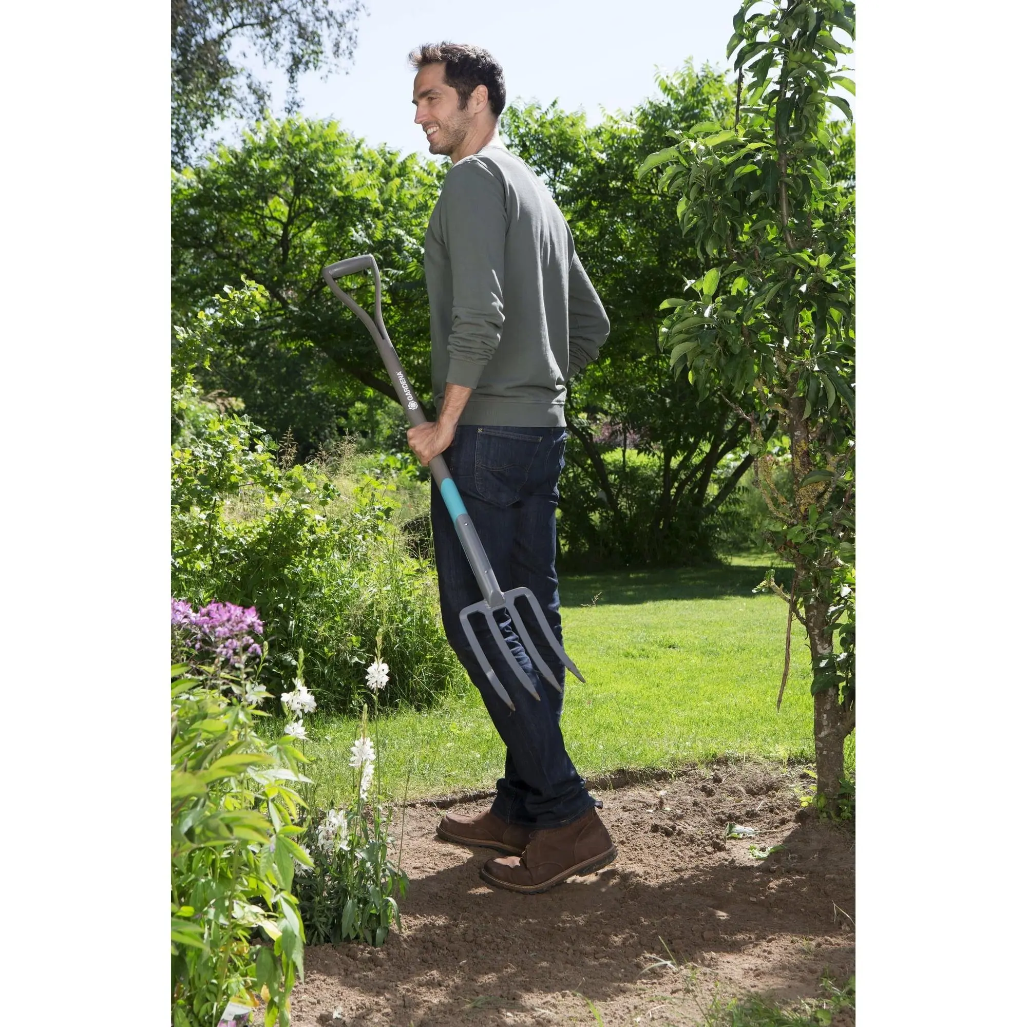Gardena NatureLine Spatengabel 9 Gardena NatureLine Spatengabel 9, ergonomischer Griff aus FSC-zertifiziertem Holz, ideal für müheloses Umgraben und hohe Stabilität im Garten.