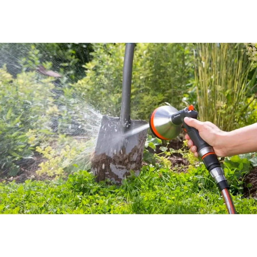 Gardena Premium Multibrause 8, ergonomisches Design, 8 Sprühfunktionen, ideal für präzises Bewässern im Garten oder auf dem Balkon.