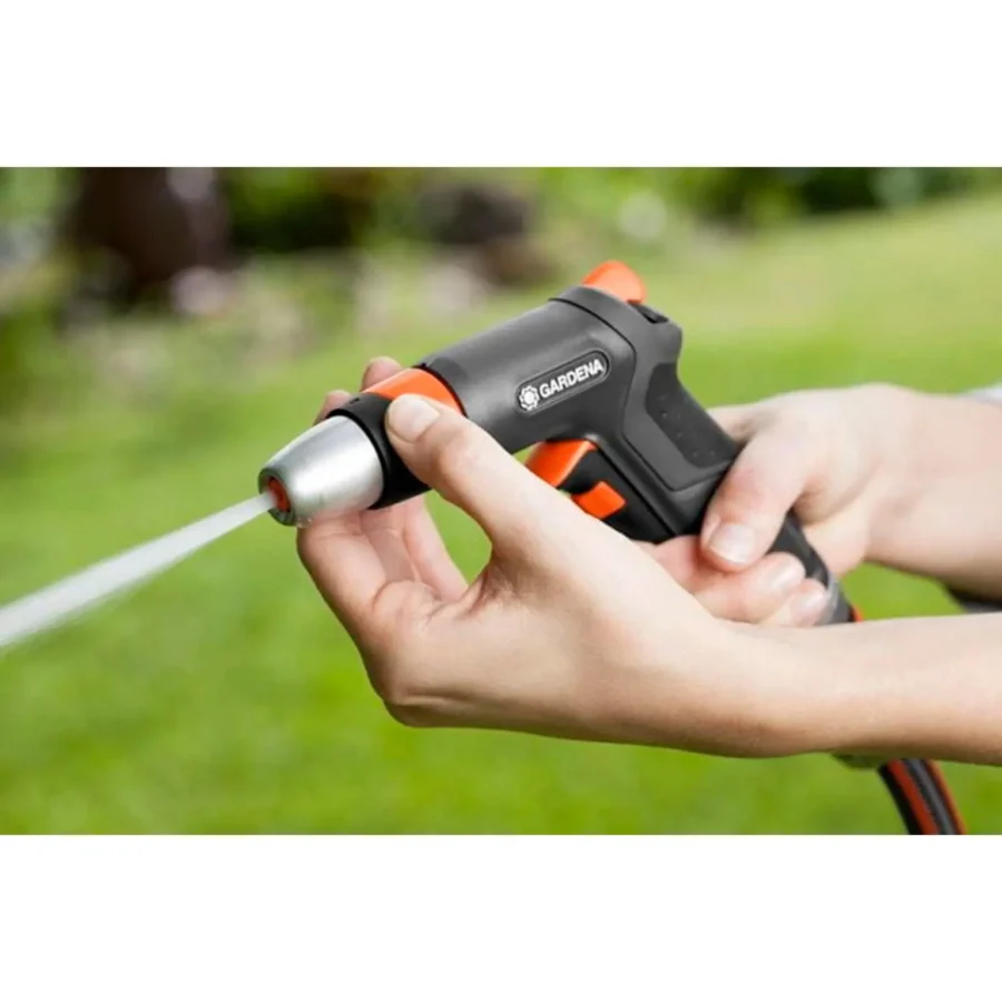 Gardena Premium Reinigungsspritze, ergonomisch, für präzise Anwendung von Reinigungsmitteln, ideal für Terrassen und Gartenmöbel.
