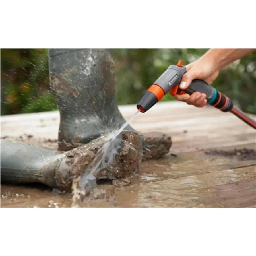 Gardena Premium Reinigungsspritze 5, ergonomisch, 1,5 l, ideal für präzises Gießen und Pflege Ihrer Pflanzen.