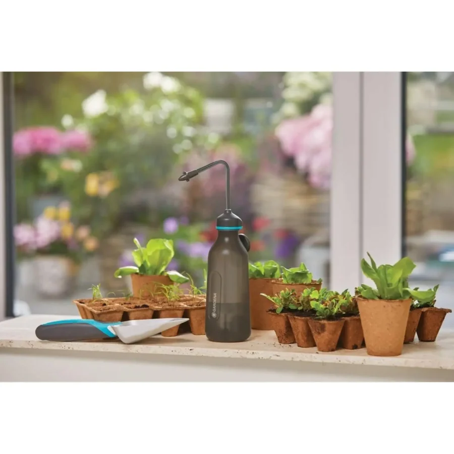Gardena Softsprüher 0,45 L für gezielte Bewässerung, ergonomischer Griff, ideal für Pflanzenpflege im Garten.