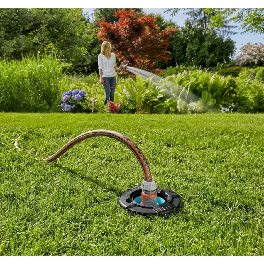 Gardena Sprinklersystem Wassersteckdose, wetterfest und einfach zu installieren, ideal für effiziente Gartenbewässerung.