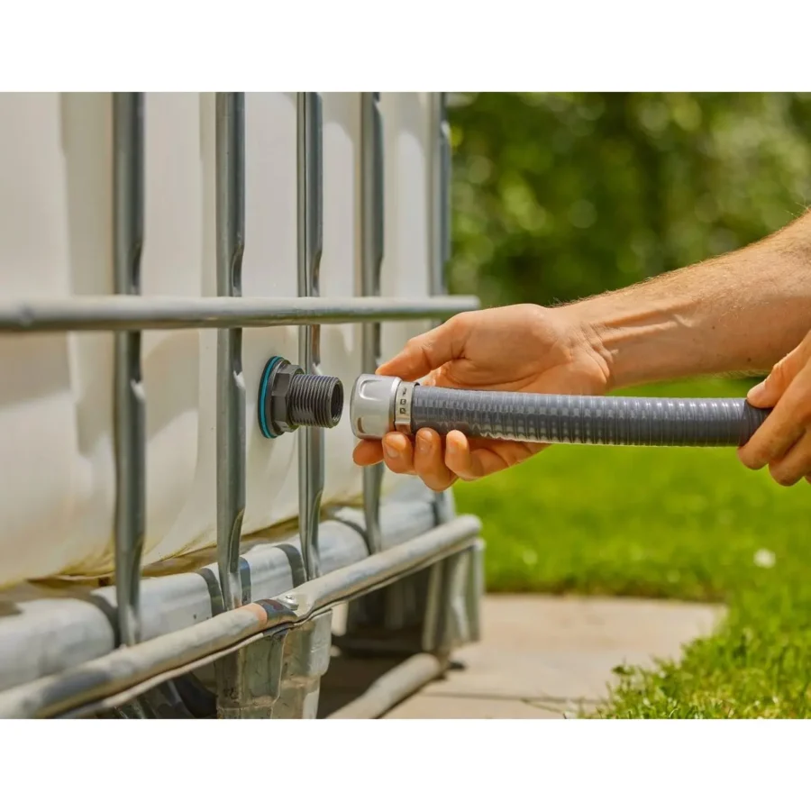 Gardena Tankverbinder Push-IN G1 G3 für einfache und schnelle Anschlussmöglichkeiten, robustes Material, ideal für Gartenbewässerung.