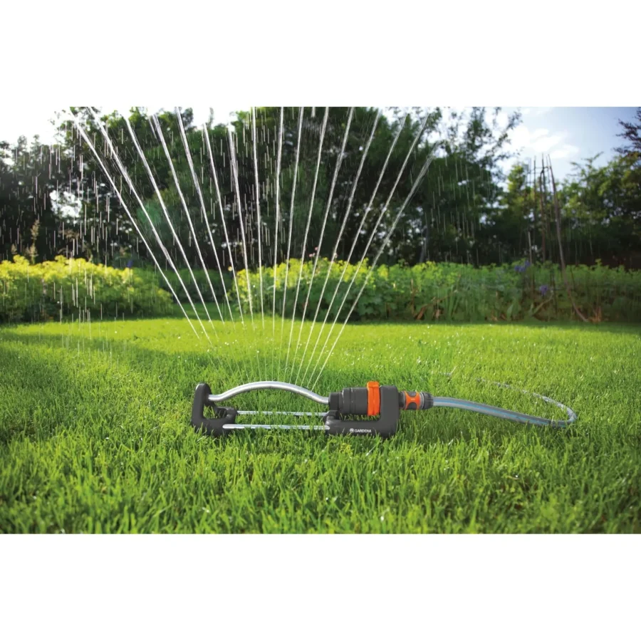 Gardena Viereckregner Aqua S, platzsparend und effizient, ideal für kleine Gärten und Terrassen, gleichmäßige Bewässerung.