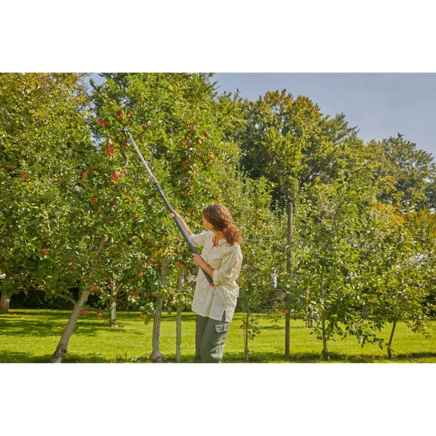Gardena Combisystem Asthaken 4, robust und leicht, ideal zum effizienten Jäteinsatz im Garten, für präzise Pflege und glänzende Ergebnisse.