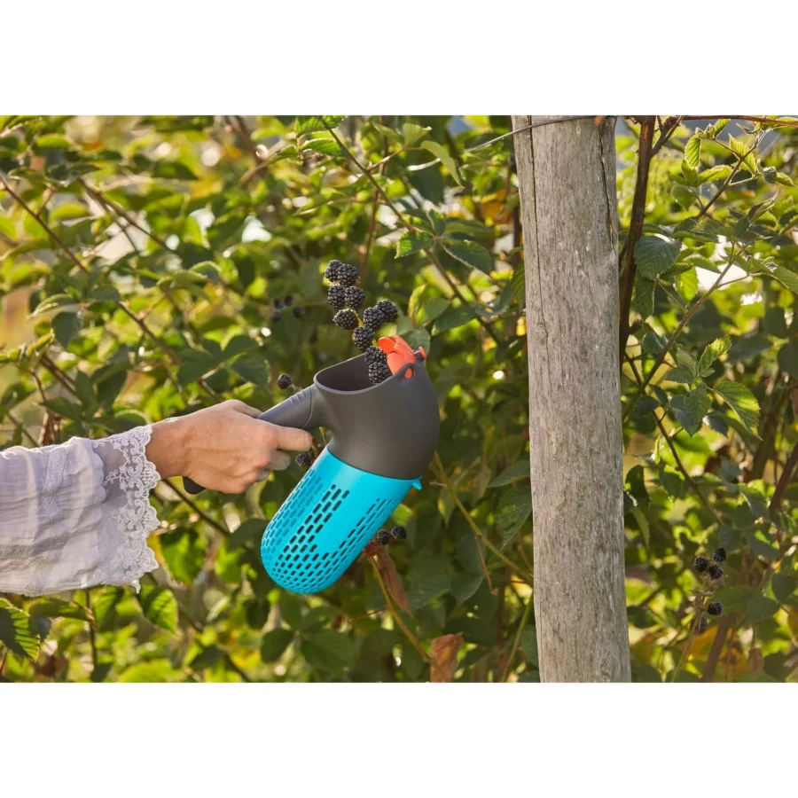Gardena Beerensammler, optimal zum mühelosen Ernten von Beeren, ergonomischer Griff für hohen Komfort, langlebig und praktisch für den Garten.