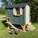 Hühnerstall Basis-Paket - Bauwagen aus Holz mit Blechdach & Sitzstange