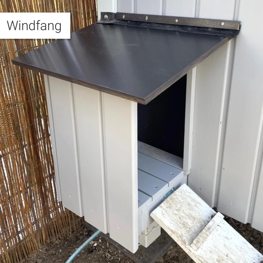 Holz Hannes Hühnerstall All-Inclusive-Paket - Bauwagen mit Legenest, Luke & Windfang