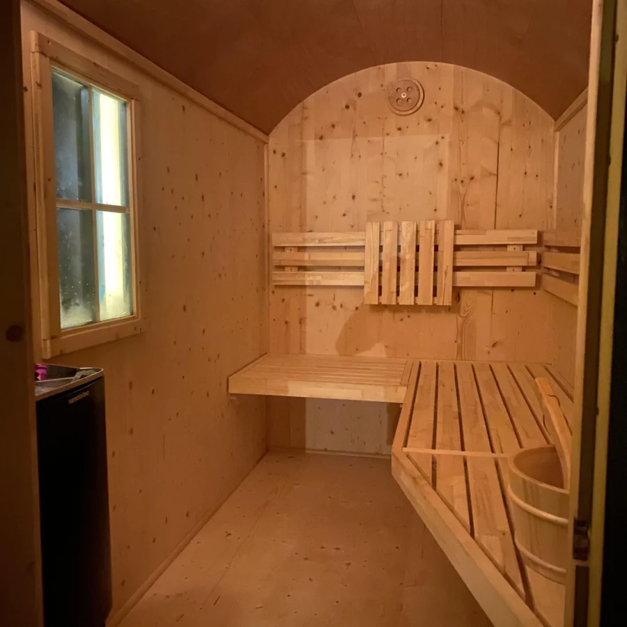 Der Holz Hannes Sauna im Bauwagen – Garten-Sauna aus Holz mit Schafwolldämmung