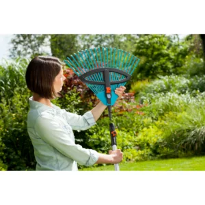 Gardena Verstellbesen: ein Laubbesen für feines und grobes Material